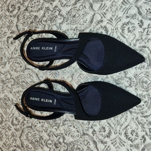 Anne Klein Women's Izzi Kitten Heel Pump Size 6.5